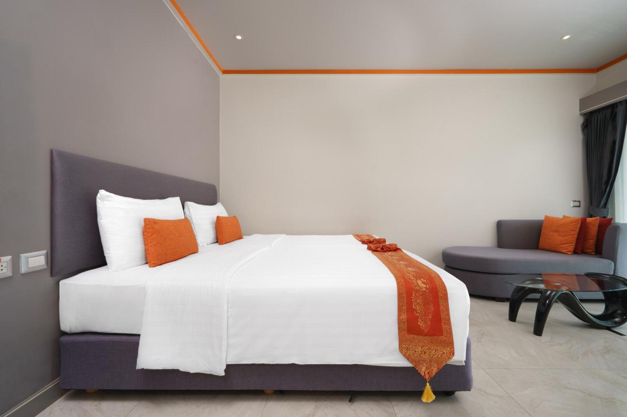 Chabana Hotel Pantai Kamala